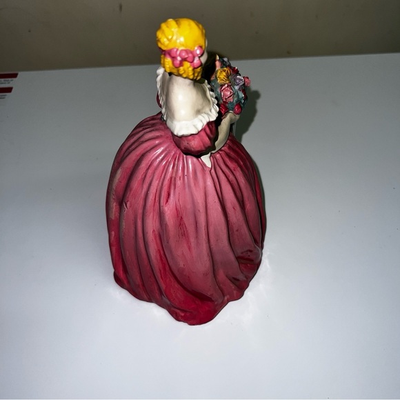 Marwal 8" Chalkware Art Figure Victorian Lady figure VTG plaster Kitschy painted - Picture 4 of 5